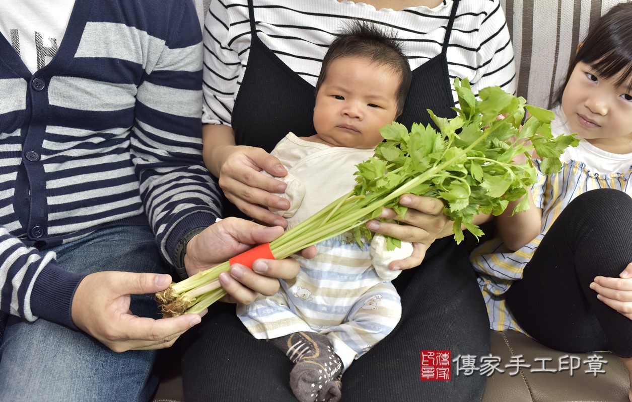 剃胎毛、滿月剃頭、嬰兒剃頭、嬰兒理髮、嬰兒剃髮、嬰兒剃胎毛、嬰兒滿月剃頭、寶寶剃頭、剃胎毛儀式、剃胎毛吉祥話、滿月剃頭儀式、滿月剃頭吉祥話、寶寶剃胎毛、寶寶滿月剃頭理髮、 新北市三峽區剃胎毛、新北市三峽區滿月剃頭、新北市三峽區嬰兒剃頭剃胎毛、新北市三峽區嬰兒理髮、新北市嬰兒剃髮、 胡寶寶(新北市三峽區到府嬰兒寶寶滿月剃頭理髮、到府嬰兒剃胎毛儀式吉祥話)。到府剃頭剃胎毛主持、專業拍照、DVD光碟、證書。★購買「臍帶章、肚臍章、胎毛筆刷印章」贈送:剃頭、收涎、抓周,三選一。2020.10.09照片22 剃胎毛、滿月剃頭、嬰兒剃頭、嬰兒理髮、嬰兒剃髮、嬰兒剃胎毛、嬰兒滿月剃頭、寶寶剃頭、剃胎毛儀式、剃胎毛吉祥話、滿月剃頭儀式、滿月剃頭吉祥話、寶寶剃胎毛、寶寶滿月剃頭理髮、 新北市三峽區剃胎毛、新北市三峽區滿月剃頭、新北市三峽區嬰兒剃頭剃胎毛、新北市三峽區嬰兒理髮、新北市嬰兒剃髮、 胡寶寶(新北市三峽區到府嬰兒寶寶滿月剃頭理髮、到府嬰兒剃胎毛儀式吉祥話)。到府剃頭剃胎毛主持、專業拍照、DVD光碟、證書。★購買「臍帶章、肚臍章、胎毛筆刷印章」贈送:剃頭、收涎、抓周,三選一。2020.10.09照片22