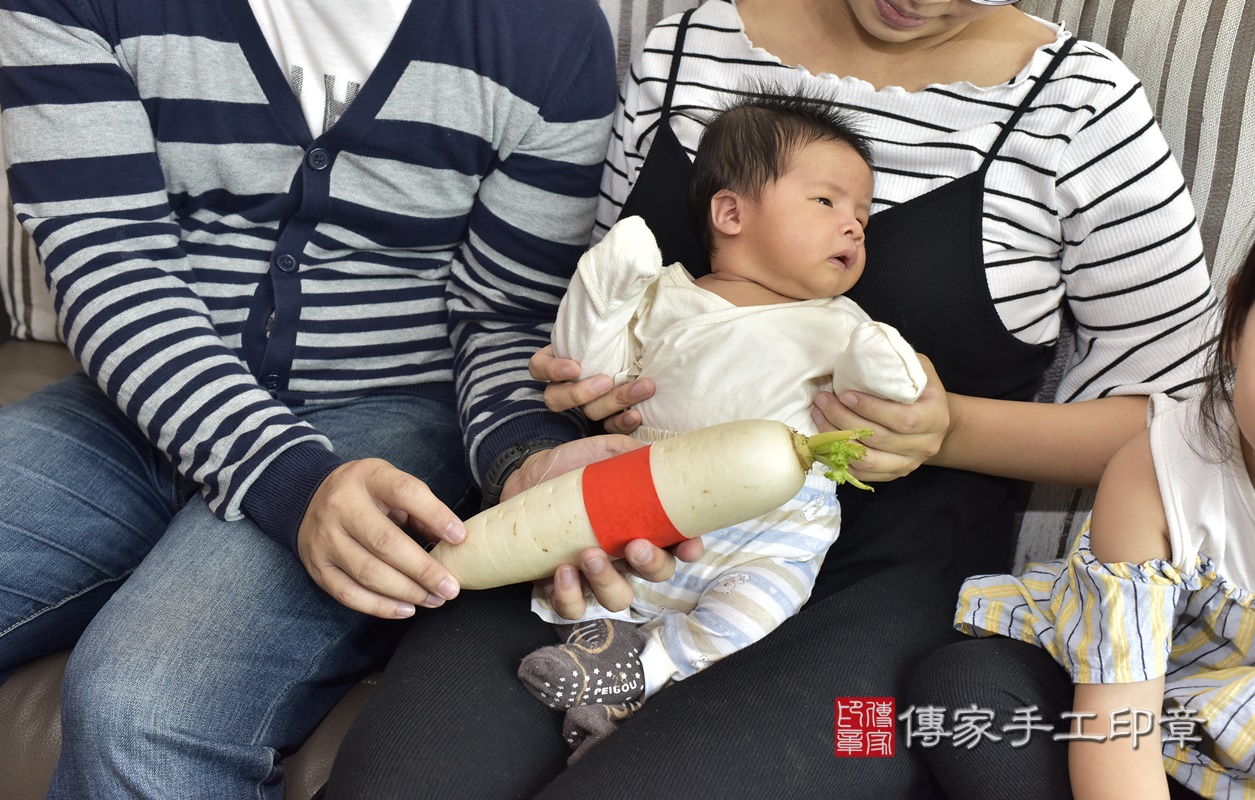 剃胎毛、滿月剃頭、嬰兒剃頭、嬰兒理髮、嬰兒剃髮、嬰兒剃胎毛、嬰兒滿月剃頭、寶寶剃頭、剃胎毛儀式、剃胎毛吉祥話、滿月剃頭儀式、滿月剃頭吉祥話、寶寶剃胎毛、寶寶滿月剃頭理髮、 新北市三峽區剃胎毛、新北市三峽區滿月剃頭、新北市三峽區嬰兒剃頭剃胎毛、新北市三峽區嬰兒理髮、新北市嬰兒剃髮、 胡寶寶(新北市三峽區到府嬰兒寶寶滿月剃頭理髮、到府嬰兒剃胎毛儀式吉祥話)。到府剃頭剃胎毛主持、專業拍照、DVD光碟、證書。★購買「臍帶章、肚臍章、胎毛筆刷印章」贈送:剃頭、收涎、抓周,三選一。2020.10.09照片26 剃胎毛、滿月剃頭、嬰兒剃頭、嬰兒理髮、嬰兒剃髮、嬰兒剃胎毛、嬰兒滿月剃頭、寶寶剃頭、剃胎毛儀式、剃胎毛吉祥話、滿月剃頭儀式、滿月剃頭吉祥話、寶寶剃胎毛、寶寶滿月剃頭理髮、 新北市三峽區剃胎毛、新北市三峽區滿月剃頭、新北市三峽區嬰兒剃頭剃胎毛、新北市三峽區嬰兒理髮、新北市嬰兒剃髮、 胡寶寶(新北市三峽區到府嬰兒寶寶滿月剃頭理髮、到府嬰兒剃胎毛儀式吉祥話)。到府剃頭剃胎毛主持、專業拍照、DVD光碟、證書。★購買「臍帶章、肚臍章、胎毛筆刷印章」贈送:剃頭、收涎、抓周,三選一。2020.10.09照片26