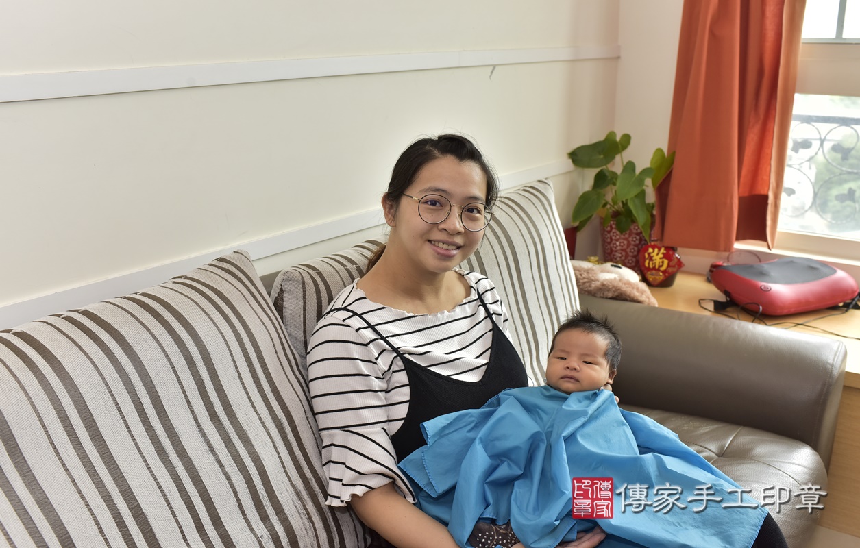 剃胎毛、滿月剃頭、嬰兒剃頭、嬰兒理髮、嬰兒剃髮、嬰兒剃胎毛、嬰兒滿月剃頭、寶寶剃頭、剃胎毛儀式、剃胎毛吉祥話、滿月剃頭儀式、滿月剃頭吉祥話、寶寶剃胎毛、寶寶滿月剃頭理髮、 新北市三峽區剃胎毛、新北市三峽區滿月剃頭、新北市三峽區嬰兒剃頭剃胎毛、新北市三峽區嬰兒理髮、新北市嬰兒剃髮、 胡寶寶(新北市三峽區到府嬰兒寶寶滿月剃頭理髮、到府嬰兒剃胎毛儀式吉祥話)。到府剃頭剃胎毛主持、專業拍照、DVD光碟、證書。★購買「臍帶章、肚臍章、胎毛筆刷印章」贈送:剃頭、收涎、抓周,三選一。2020.10.09照片31 剃胎毛、滿月剃頭、嬰兒剃頭、嬰兒理髮、嬰兒剃髮、嬰兒剃胎毛、嬰兒滿月剃頭、寶寶剃頭、剃胎毛儀式、剃胎毛吉祥話、滿月剃頭儀式、滿月剃頭吉祥話、寶寶剃胎毛、寶寶滿月剃頭理髮、 新北市三峽區剃胎毛、新北市三峽區滿月剃頭、新北市三峽區嬰兒剃頭剃胎毛、新北市三峽區嬰兒理髮、新北市嬰兒剃髮、 胡寶寶(新北市三峽區到府嬰兒寶寶滿月剃頭理髮、到府嬰兒剃胎毛儀式吉祥話)。到府剃頭剃胎毛主持、專業拍照、DVD光碟、證書。★購買「臍帶章、肚臍章、胎毛筆刷印章」贈送:剃頭、收涎、抓周,三選一。2020.10.09照片31