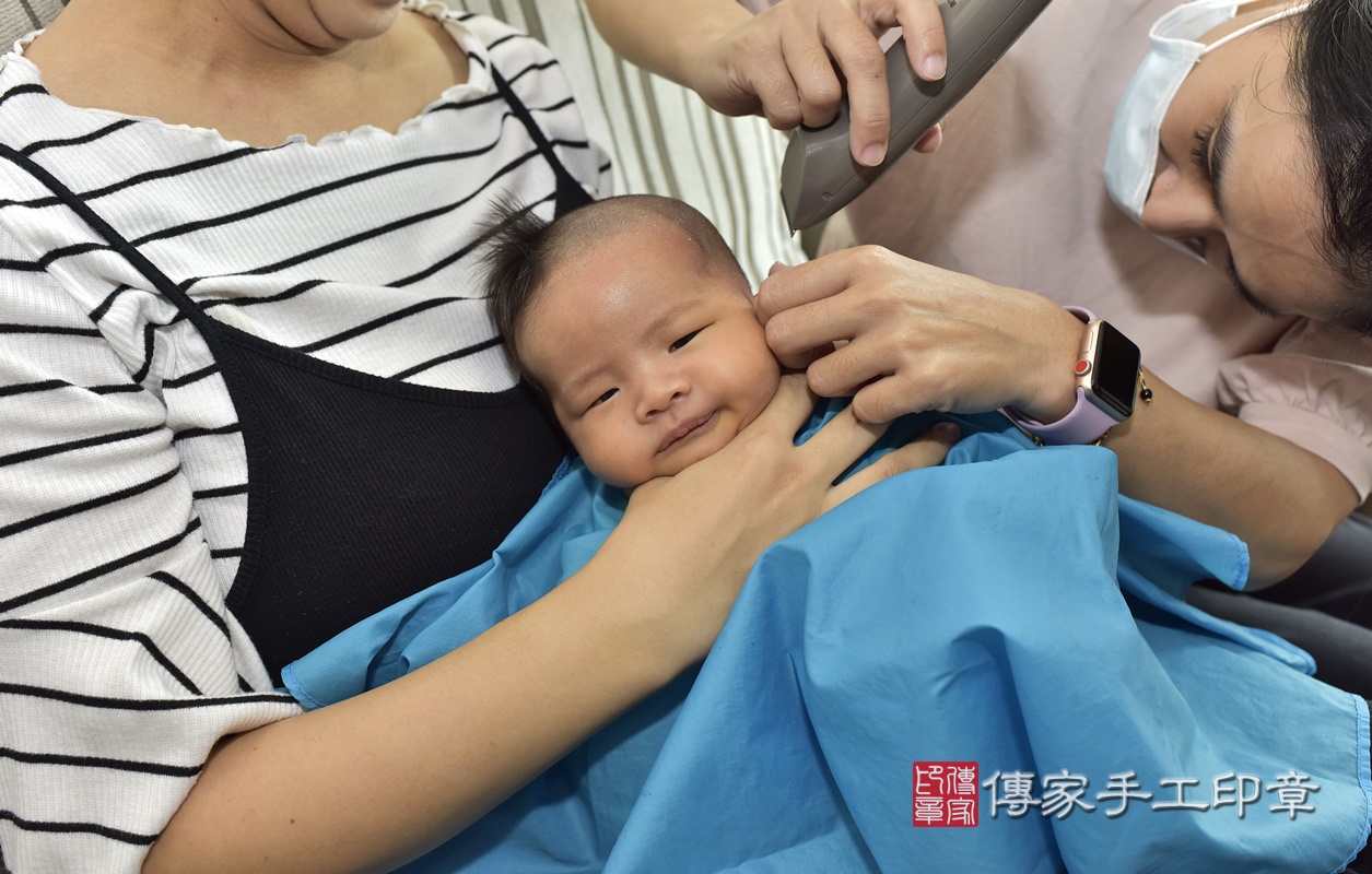 剃胎毛、滿月剃頭、嬰兒剃頭、嬰兒理髮、嬰兒剃髮、嬰兒剃胎毛、嬰兒滿月剃頭、寶寶剃頭、剃胎毛儀式、剃胎毛吉祥話、滿月剃頭儀式、滿月剃頭吉祥話、寶寶剃胎毛、寶寶滿月剃頭理髮、 新北市三峽區剃胎毛、新北市三峽區滿月剃頭、新北市三峽區嬰兒剃頭剃胎毛、新北市三峽區嬰兒理髮、新北市嬰兒剃髮、 胡寶寶(新北市三峽區到府嬰兒寶寶滿月剃頭理髮、到府嬰兒剃胎毛儀式吉祥話)。到府剃頭剃胎毛主持、專業拍照、DVD光碟、證書。★購買「臍帶章、肚臍章、胎毛筆刷印章」贈送:剃頭、收涎、抓周,三選一。2020.10.09照片33 剃胎毛、滿月剃頭、嬰兒剃頭、嬰兒理髮、嬰兒剃髮、嬰兒剃胎毛、嬰兒滿月剃頭、寶寶剃頭、剃胎毛儀式、剃胎毛吉祥話、滿月剃頭儀式、滿月剃頭吉祥話、寶寶剃胎毛、寶寶滿月剃頭理髮、 新北市三峽區剃胎毛、新北市三峽區滿月剃頭、新北市三峽區嬰兒剃頭剃胎毛、新北市三峽區嬰兒理髮、新北市嬰兒剃髮、 胡寶寶(新北市三峽區到府嬰兒寶寶滿月剃頭理髮、到府嬰兒剃胎毛儀式吉祥話)。到府剃頭剃胎毛主持、專業拍照、DVD光碟、證書。★購買「臍帶章、肚臍章、胎毛筆刷印章」贈送:剃頭、收涎、抓周,三選一。2020.10.09照片33