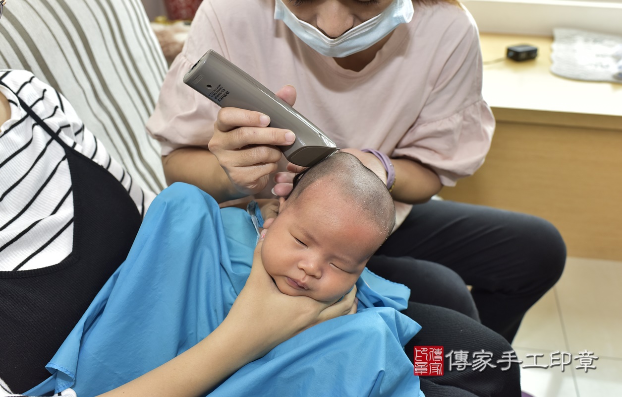 剃胎毛、滿月剃頭、嬰兒剃頭、嬰兒理髮、嬰兒剃髮、嬰兒剃胎毛、嬰兒滿月剃頭、寶寶剃頭、剃胎毛儀式、剃胎毛吉祥話、滿月剃頭儀式、滿月剃頭吉祥話、寶寶剃胎毛、寶寶滿月剃頭理髮、 新北市三峽區剃胎毛、新北市三峽區滿月剃頭、新北市三峽區嬰兒剃頭剃胎毛、新北市三峽區嬰兒理髮、新北市嬰兒剃髮、 胡寶寶(新北市三峽區到府嬰兒寶寶滿月剃頭理髮、到府嬰兒剃胎毛儀式吉祥話)。到府剃頭剃胎毛主持、專業拍照、DVD光碟、證書。★購買「臍帶章、肚臍章、胎毛筆刷印章」贈送:剃頭、收涎、抓周,三選一。2020.10.09照片34 剃胎毛、滿月剃頭、嬰兒剃頭、嬰兒理髮、嬰兒剃髮、嬰兒剃胎毛、嬰兒滿月剃頭、寶寶剃頭、剃胎毛儀式、剃胎毛吉祥話、滿月剃頭儀式、滿月剃頭吉祥話、寶寶剃胎毛、寶寶滿月剃頭理髮、 新北市三峽區剃胎毛、新北市三峽區滿月剃頭、新北市三峽區嬰兒剃頭剃胎毛、新北市三峽區嬰兒理髮、新北市嬰兒剃髮、 胡寶寶(新北市三峽區到府嬰兒寶寶滿月剃頭理髮、到府嬰兒剃胎毛儀式吉祥話)。到府剃頭剃胎毛主持、專業拍照、DVD光碟、證書。★購買「臍帶章、肚臍章、胎毛筆刷印章」贈送:剃頭、收涎、抓周,三選一。2020.10.09照片34