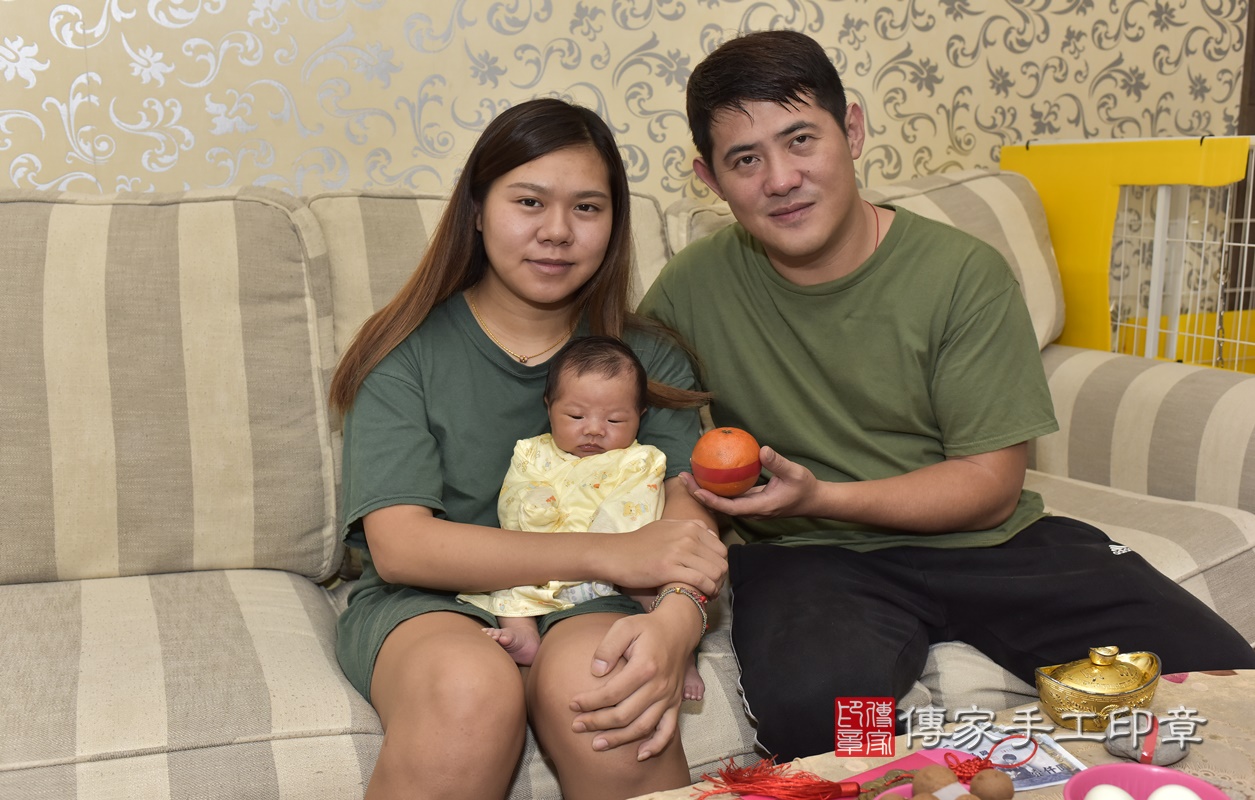 剃胎毛、滿月剃頭、嬰兒剃頭、嬰兒理髮、嬰兒剃髮、嬰兒剃胎毛、嬰兒滿月剃頭、寶寶剃頭、剃胎毛儀式、剃胎毛吉祥話、滿月剃頭儀式、滿月剃頭吉祥話、寶寶剃胎毛、寶寶滿月剃頭理髮、 新北市板橋區剃胎毛、新北市板橋區滿月剃頭、新北市板橋區嬰兒剃頭剃胎毛、新北市板橋區嬰兒理髮、新北市嬰兒剃髮、 陳寶寶(新北市板橋區到府嬰兒寶寶滿月剃頭理髮、到府嬰兒剃胎毛儀式吉祥話)。到府剃頭剃胎毛主持、專業拍照、DVD光碟、證書。★購買「臍帶章、肚臍章、胎毛筆刷印章」贈送:剃頭、收涎、抓周,三選一。2020.10.12照片16 剃胎毛、滿月剃頭、嬰兒剃頭、嬰兒理髮、嬰兒剃髮、嬰兒剃胎毛、嬰兒滿月剃頭、寶寶剃頭、剃胎毛儀式、剃胎毛吉祥話、滿月剃頭儀式、滿月剃頭吉祥話、寶寶剃胎毛、寶寶滿月剃頭理髮、 新北市板橋區剃胎毛、新北市板橋區滿月剃頭、新北市板橋區嬰兒剃頭剃胎毛、新北市板橋區嬰兒理髮、新北市嬰兒剃髮、 陳寶寶(新北市板橋區到府嬰兒寶寶滿月剃頭理髮、到府嬰兒剃胎毛儀式吉祥話)。到府剃頭剃胎毛主持、專業拍照、DVD光碟、證書。★購買「臍帶章、肚臍章、胎毛筆刷印章」贈送:剃頭、收涎、抓周,三選一。2020.10.12照片16