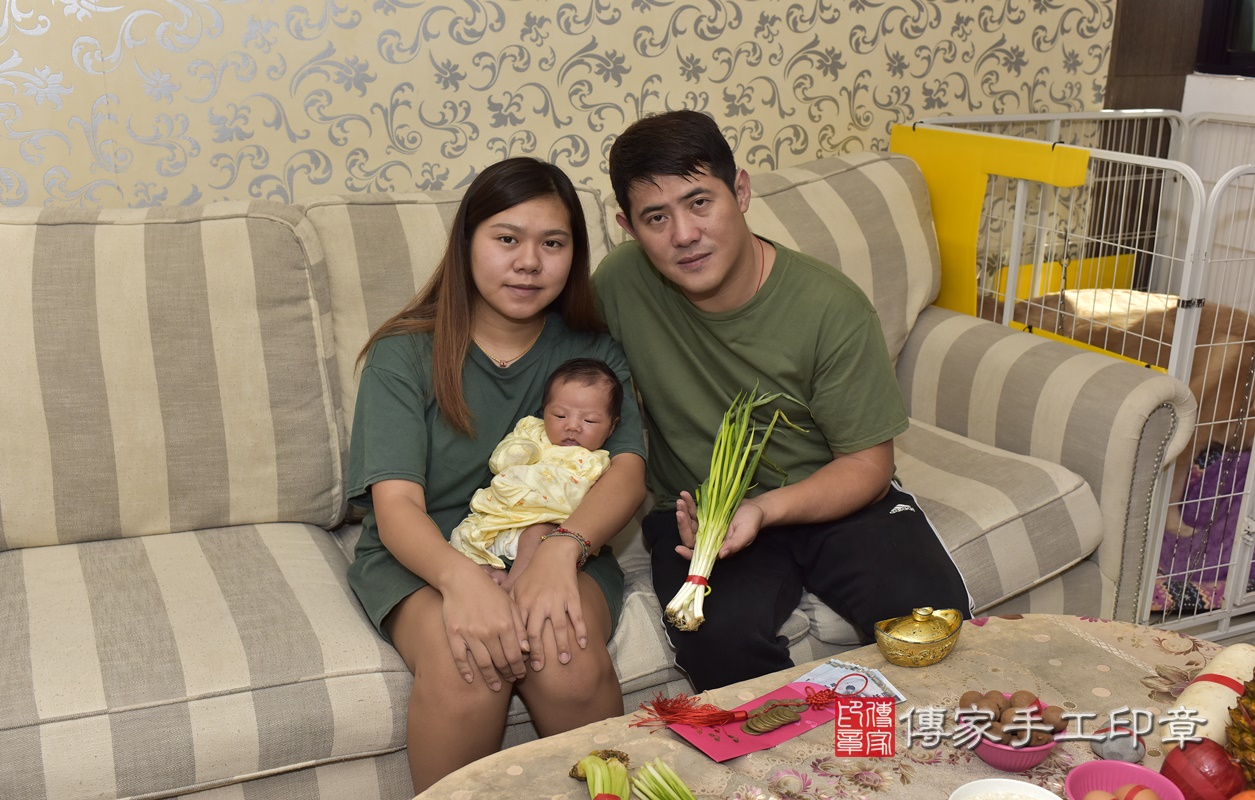 剃胎毛、滿月剃頭、嬰兒剃頭、嬰兒理髮、嬰兒剃髮、嬰兒剃胎毛、嬰兒滿月剃頭、寶寶剃頭、剃胎毛儀式、剃胎毛吉祥話、滿月剃頭儀式、滿月剃頭吉祥話、寶寶剃胎毛、寶寶滿月剃頭理髮、 新北市板橋區剃胎毛、新北市板橋區滿月剃頭、新北市板橋區嬰兒剃頭剃胎毛、新北市板橋區嬰兒理髮、新北市嬰兒剃髮、 陳寶寶(新北市板橋區到府嬰兒寶寶滿月剃頭理髮、到府嬰兒剃胎毛儀式吉祥話)。到府剃頭剃胎毛主持、專業拍照、DVD光碟、證書。★購買「臍帶章、肚臍章、胎毛筆刷印章」贈送:剃頭、收涎、抓周,三選一。2020.10.12照片22 剃胎毛、滿月剃頭、嬰兒剃頭、嬰兒理髮、嬰兒剃髮、嬰兒剃胎毛、嬰兒滿月剃頭、寶寶剃頭、剃胎毛儀式、剃胎毛吉祥話、滿月剃頭儀式、滿月剃頭吉祥話、寶寶剃胎毛、寶寶滿月剃頭理髮、 新北市板橋區剃胎毛、新北市板橋區滿月剃頭、新北市板橋區嬰兒剃頭剃胎毛、新北市板橋區嬰兒理髮、新北市嬰兒剃髮、 陳寶寶(新北市板橋區到府嬰兒寶寶滿月剃頭理髮、到府嬰兒剃胎毛儀式吉祥話)。到府剃頭剃胎毛主持、專業拍照、DVD光碟、證書。★購買「臍帶章、肚臍章、胎毛筆刷印章」贈送:剃頭、收涎、抓周,三選一。2020.10.12照片22