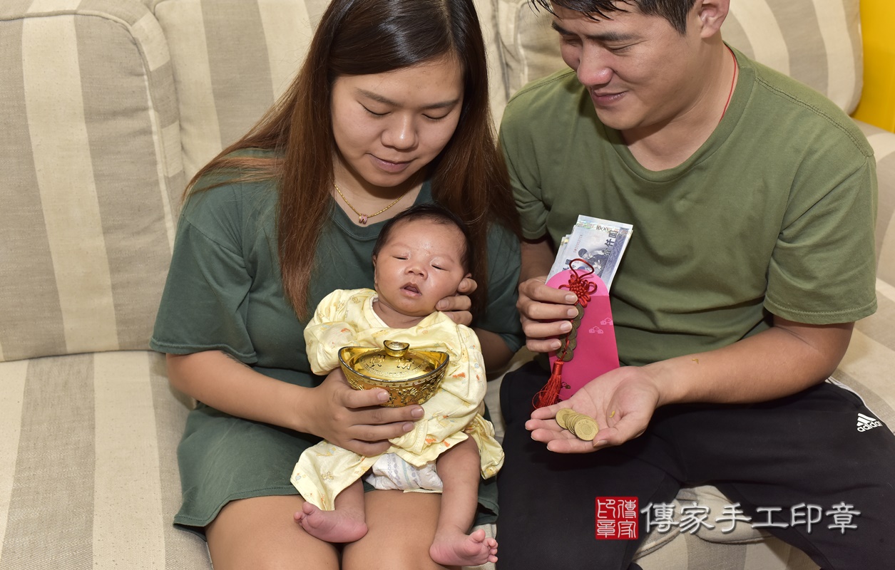 剃胎毛、滿月剃頭、嬰兒剃頭、嬰兒理髮、嬰兒剃髮、嬰兒剃胎毛、嬰兒滿月剃頭、寶寶剃頭、剃胎毛儀式、剃胎毛吉祥話、滿月剃頭儀式、滿月剃頭吉祥話、寶寶剃胎毛、寶寶滿月剃頭理髮、 新北市板橋區剃胎毛、新北市板橋區滿月剃頭、新北市板橋區嬰兒剃頭剃胎毛、新北市板橋區嬰兒理髮、新北市嬰兒剃髮、 陳寶寶(新北市板橋區到府嬰兒寶寶滿月剃頭理髮、到府嬰兒剃胎毛儀式吉祥話)。到府剃頭剃胎毛主持、專業拍照、DVD光碟、證書。★購買「臍帶章、肚臍章、胎毛筆刷印章」贈送:剃頭、收涎、抓周,三選一。2020.10.12照片29 剃胎毛、滿月剃頭、嬰兒剃頭、嬰兒理髮、嬰兒剃髮、嬰兒剃胎毛、嬰兒滿月剃頭、寶寶剃頭、剃胎毛儀式、剃胎毛吉祥話、滿月剃頭儀式、滿月剃頭吉祥話、寶寶剃胎毛、寶寶滿月剃頭理髮、 新北市板橋區剃胎毛、新北市板橋區滿月剃頭、新北市板橋區嬰兒剃頭剃胎毛、新北市板橋區嬰兒理髮、新北市嬰兒剃髮、 陳寶寶(新北市板橋區到府嬰兒寶寶滿月剃頭理髮、到府嬰兒剃胎毛儀式吉祥話)。到府剃頭剃胎毛主持、專業拍照、DVD光碟、證書。★購買「臍帶章、肚臍章、胎毛筆刷印章」贈送:剃頭、收涎、抓周,三選一。2020.10.12照片29